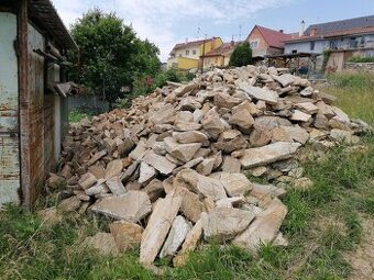 Kameny - různé velikosti