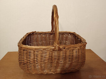 Proutěný košík
