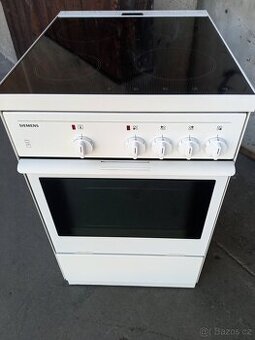 Elektrický sklokeramický sporák Siemens (vyrobeno v Německu)