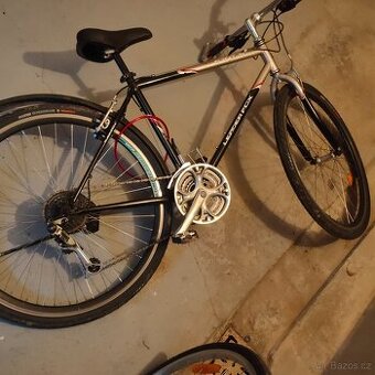 Silniční kolo Leader Fox