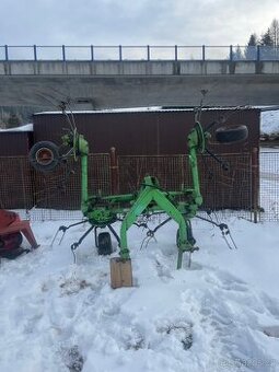 Obracec sena Deutz fahr 5,2m
