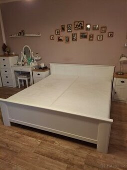 Postel s lamelovými rošty (postel SCONTO)