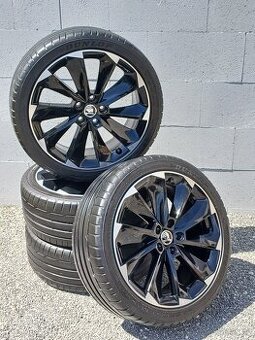 Pěkná orig alu kola Supernova, Š Superb Dunlop 235/40/19