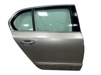 Pravé zadní dveře béžová LF8H Škoda Superb 2 sedan 2009