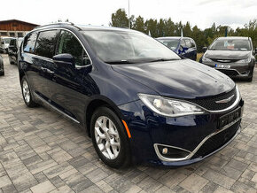 Chrysler Pacifica 3,6L V6, Top výbava, 7 míst, DVD, Adapt.