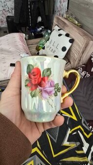 Prodám porcelánový hrneček - 1