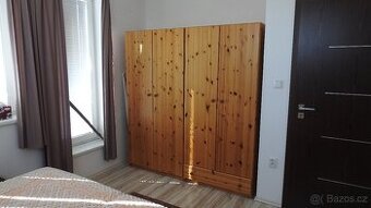 Šatní skříně do ložnice