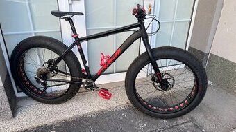 fatbike FUJI X SIXPACK Racing - black / red M/L - 1