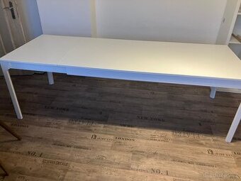 Jídelní stul ikea