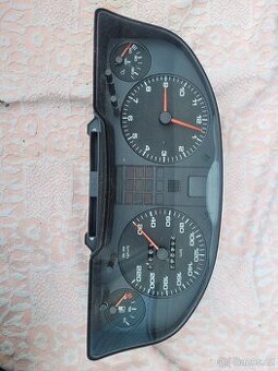 Audi 80 B4 2,0 66 kW budiky