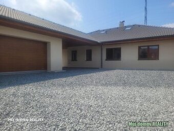 Pronájem moderní novostavby rodinného domu 6+kk, 296 m + poz