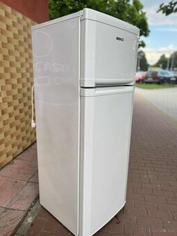 Lednice s mrazákem Beko 140cm