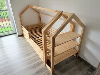 Domečková postel Elis Design s regálem