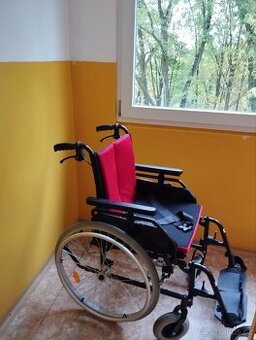 Prodám manuální invalidní vozík