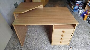 Psací stůl za odvoz