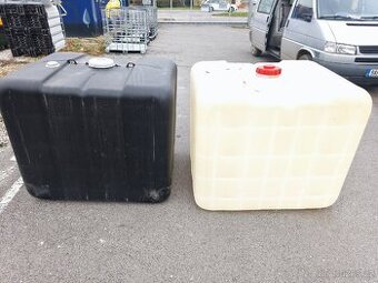 Nádrže na vodu 1000 litrů ,Praha 5