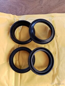 Gufera a prachovky přední vidlice Kawasaki ZR750 (ZR-7)