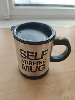 Self Stirring Mug – automatický míchací hrnek