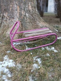 Prodám dětské dřevěné sáňky.