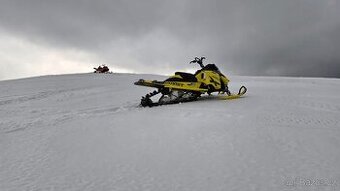 Prodam sněžný skůtr Ski-Doo 800 e-tec