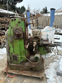 Univerzální frézka na kov