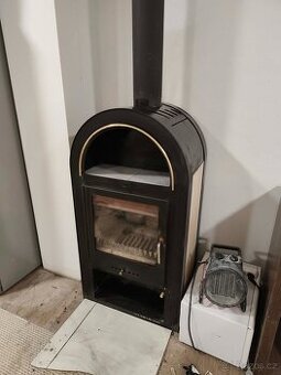 Prodám krbová kamna Haas + sohn s výměníkem