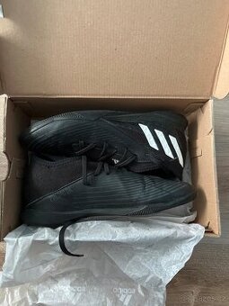 Salovky Adidas Predator Edge.3 - 1