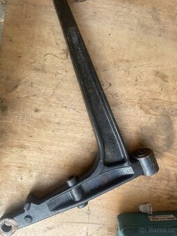Spodní rameno T4 nové