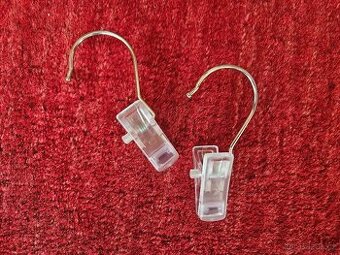 Háčky (ramínka) na vystavení doplňků