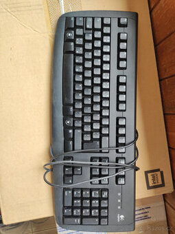 Logitech deluxe 250 ve velice peknem stavu