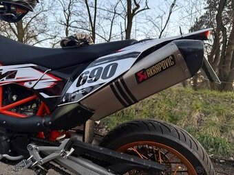 KTM 690 SMC-R Akrapovič výfuk