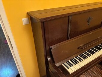 Pianino AKORD