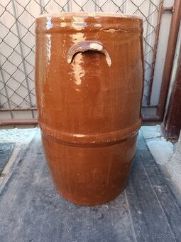 Kameninový sud na zelí