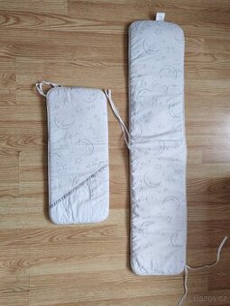 Mantinel kolem dětské postýlky