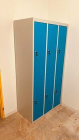 Šatní skříňka, 6 boxů, modré dveře, cylindrický zámek