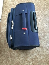 cestovní kufr střední velikost