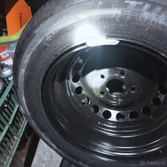 Úplně nová rezerva RENAULT  205/65R15
