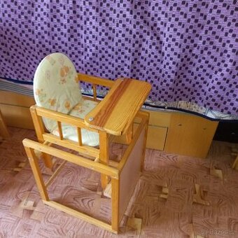 Dětská jídelní sedačka