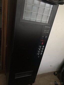 Automat na plechovky ,zabudovaný HD displej + disk - 1