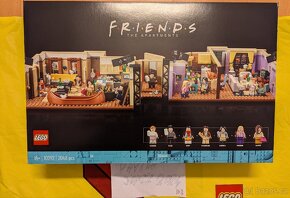 Lego 10292 Přátelé Friends - 1
