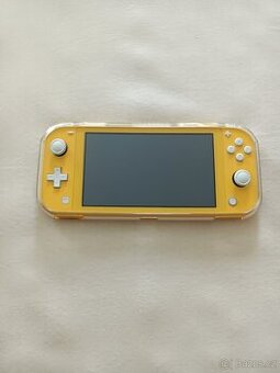 Nintendo switch lite žlutá