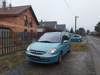 Citroën C8