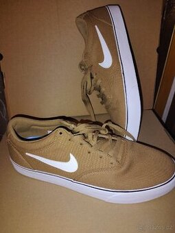 Tenisky Nike SB  47