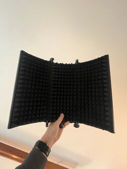 Stínění mikrofonu pro nahrávání ve studiu Lewitz VB-11