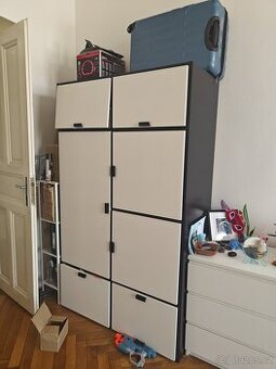 Šatní skříň IKEA ODDA