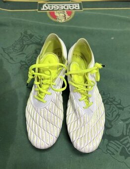 Fotbalové kopačky Under Armour Magnetico Clone 42,5