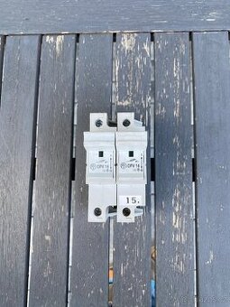 Pojistkový odpínač do 63A velikost pojistek 14x51 - 1