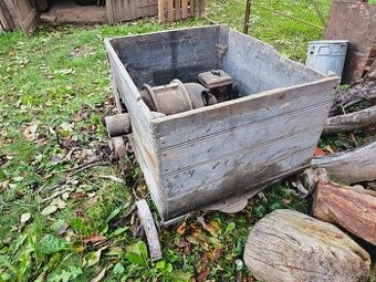Historický pásový motor AEG 2.2kW k cirkulárce - 1
