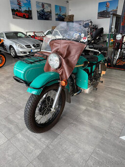 URAL 650 s postranním vozíkem