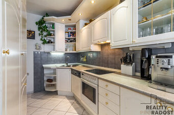 Prodej bytu 4+1/L/S 95 m², Praha 9 Vinoř
